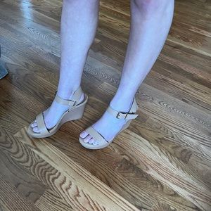 Nude Arturo Chiang wedges